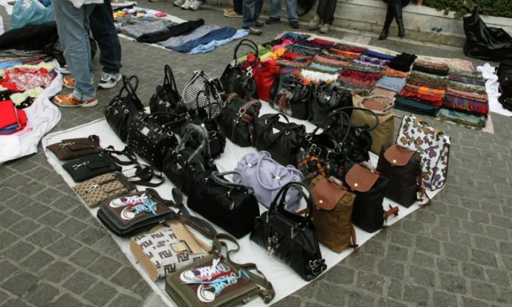 Πρόστιμα 10.200 ευρώ μετά από ελέγχους για παρεμπόριο